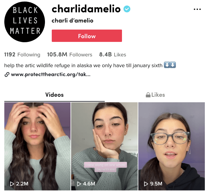 Charlie Damelio popular estrella creadora de vídeos TikTok